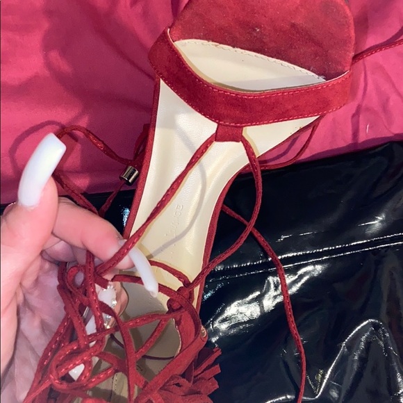 Heels - Picture 3 of 3